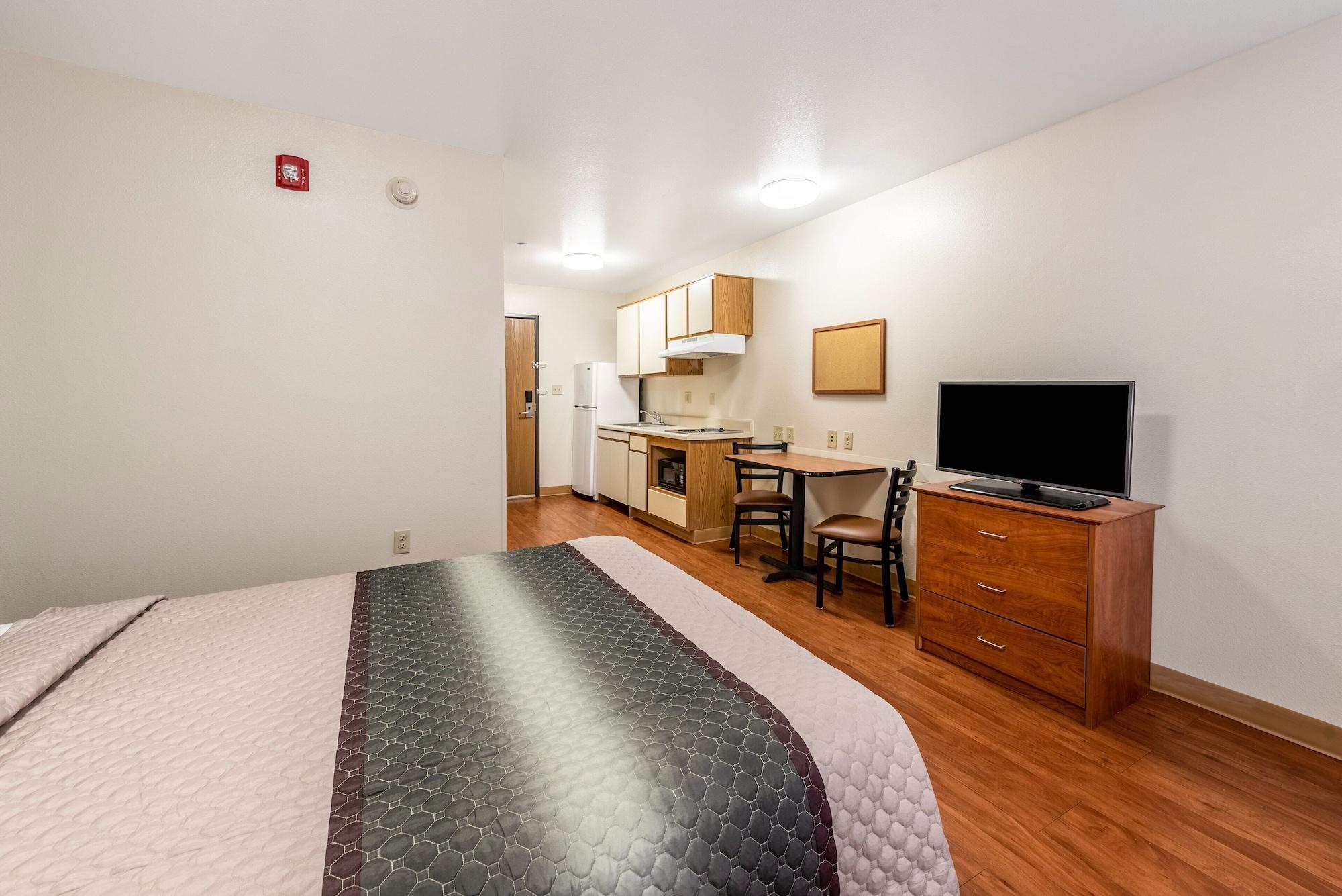 Hometowne Studios By Red Roof Columbus Exteriör bild